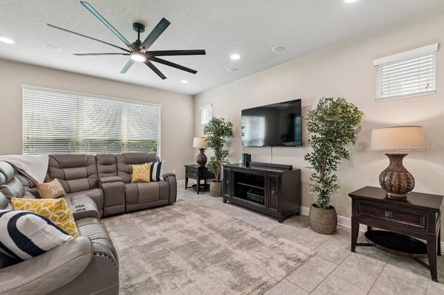 14304 PARKSIDE RIDGE WAY, Lithia, FL 33547