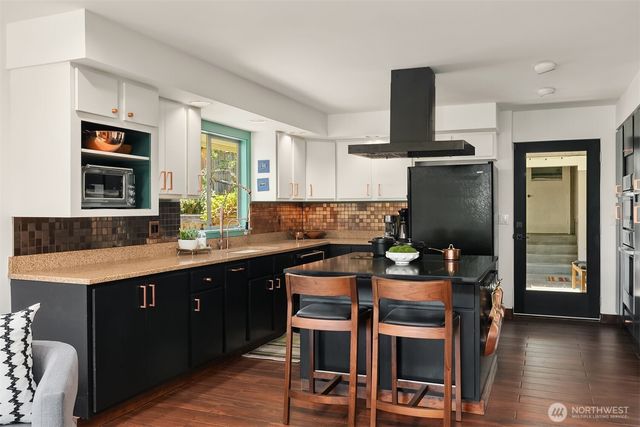 5757 64th Avenue NE, Seattle, WA 98105