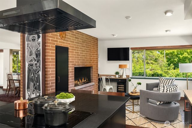 5757 64th Avenue NE, Seattle, WA 98105
