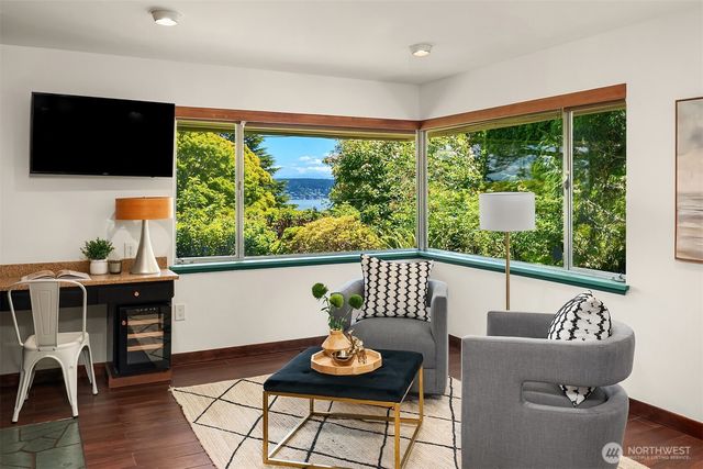 5757 64th Avenue NE, Seattle, WA 98105
