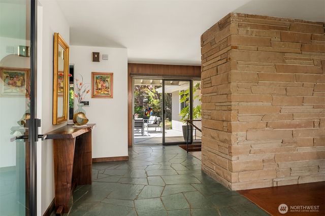 5757 64th Avenue NE, Seattle, WA 98105
