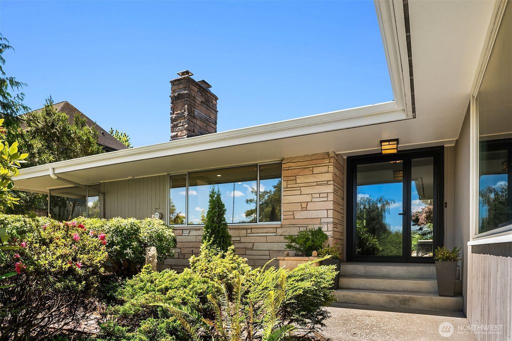 5757 64th Avenue NE, Seattle, WA 98105