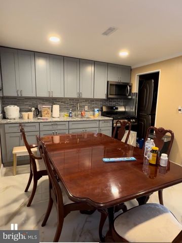 2839 HINSDALE DR, Baltimore, MD 21230