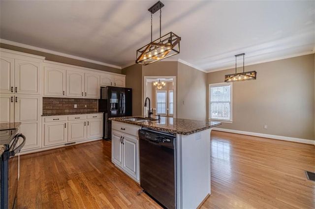 4998 Planters Way, Flowery Branch, GA 30542