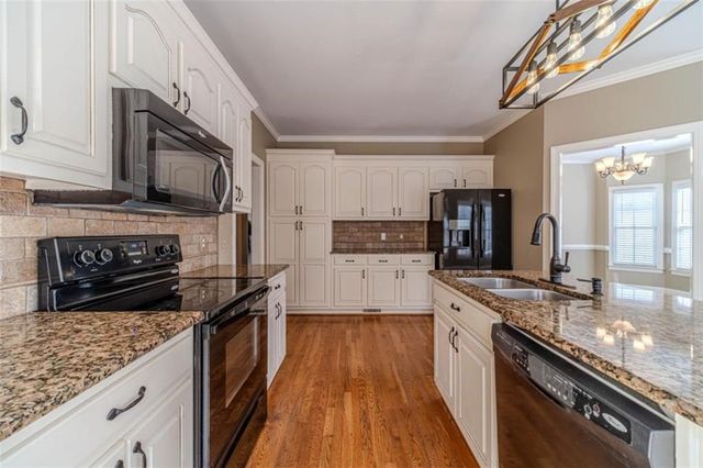 4998 Planters Way, Flowery Branch, GA 30542