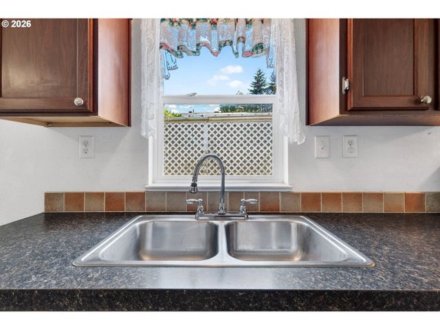 14955 S BLUE VISTA Dr 246, Oregon City, OR 97045