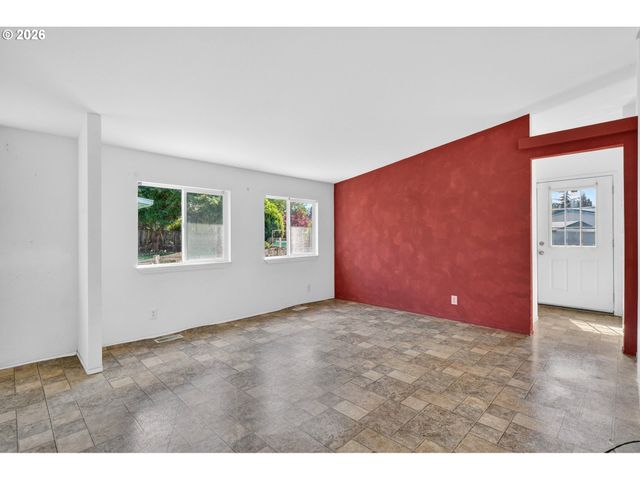 14955 S BLUE VISTA Dr 246, Oregon City, OR 97045
