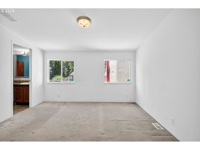 14955 S BLUE VISTA Dr 246, Oregon City, OR 97045