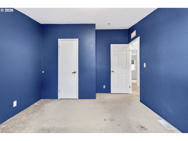 14955 S BLUE VISTA Dr 246, Oregon City, OR 97045