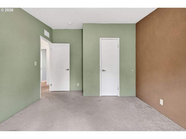14955 S BLUE VISTA Dr 246, Oregon City, OR 97045