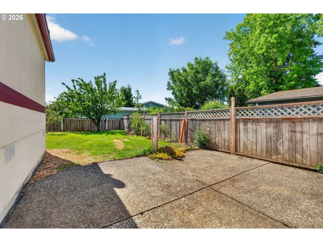 14955 S BLUE VISTA Dr 246, Oregon City, OR 97045
