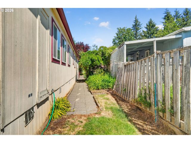 14955 S BLUE VISTA Dr 246, Oregon City, OR 97045