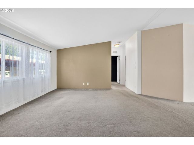 14955 S BLUE VISTA Dr 246, Oregon City, OR 97045