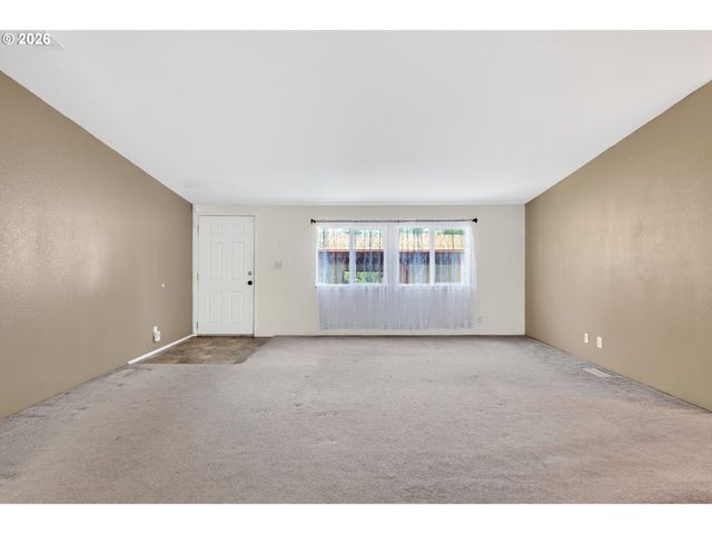 14955 S BLUE VISTA Dr 246, Oregon City, OR 97045