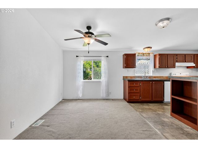 14955 S BLUE VISTA Dr 246, Oregon City, OR 97045