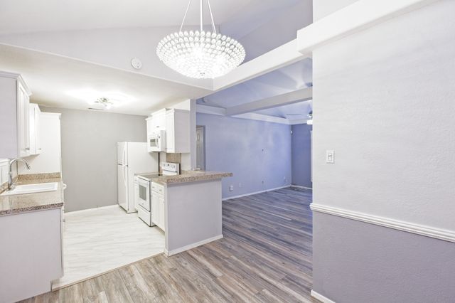 10590 High Hollows Drive 284, Dallas, TX 75230