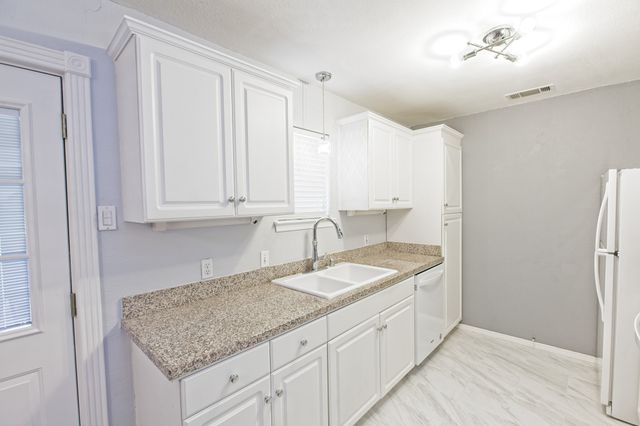 10590 High Hollows Drive 284, Dallas, TX 75230