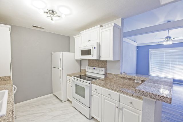 10590 High Hollows Drive 284, Dallas, TX 75230