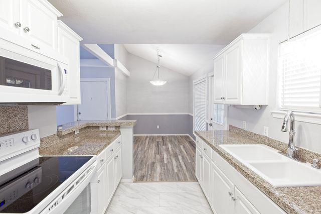 10590 High Hollows Drive 284, Dallas, TX 75230