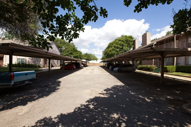 10590 High Hollows Drive 284, Dallas, TX 75230