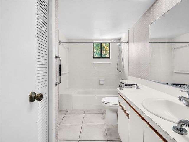 1202 PALM DRIVE, Tarpon Springs, FL 34689