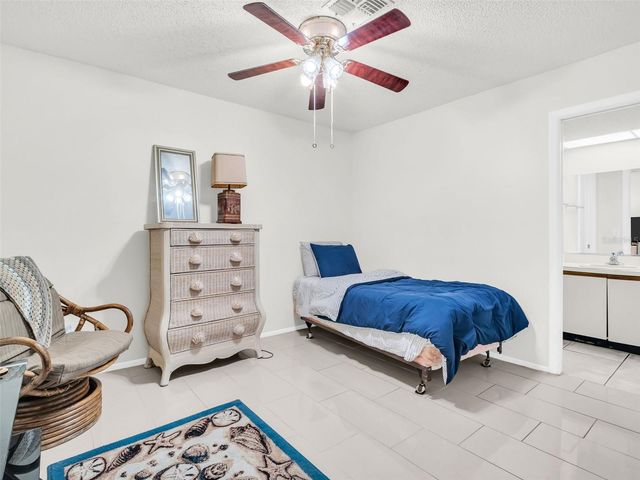 1202 PALM DRIVE, Tarpon Springs, FL 34689