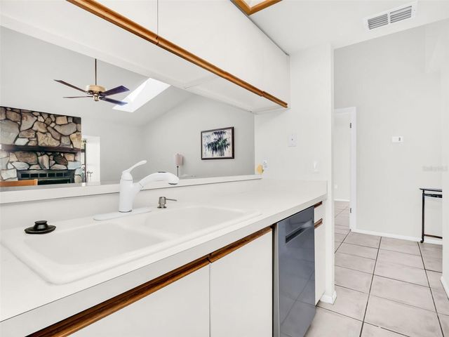 1202 PALM DRIVE, Tarpon Springs, FL 34689