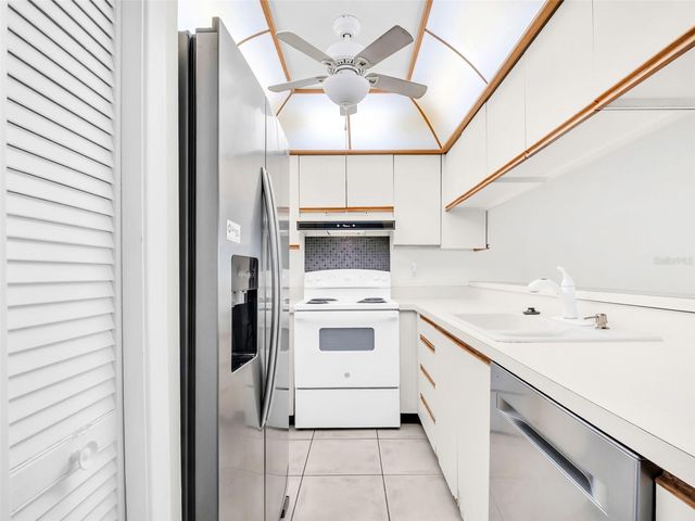 1202 PALM DRIVE, Tarpon Springs, FL 34689