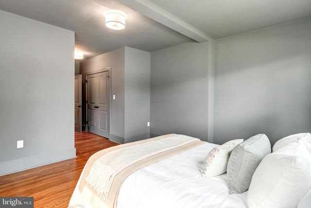 1421 E DERRY RD, Hershey, PA 17033