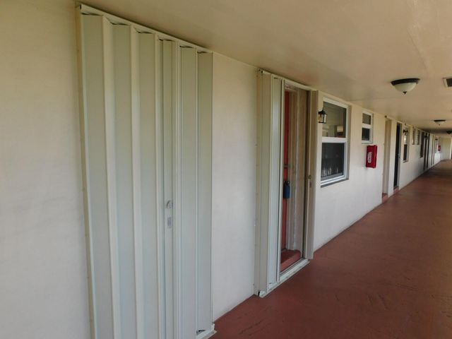 4770 NW 10 Court NW 306, Plantation, FL 33313