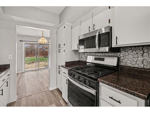 915 White Elm Dr, Loveland, CO 80538