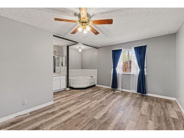 915 White Elm Dr, Loveland, CO 80538