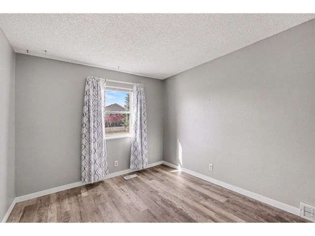 915 White Elm Dr, Loveland, CO 80538