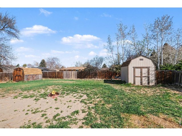 915 White Elm Dr, Loveland, CO 80538