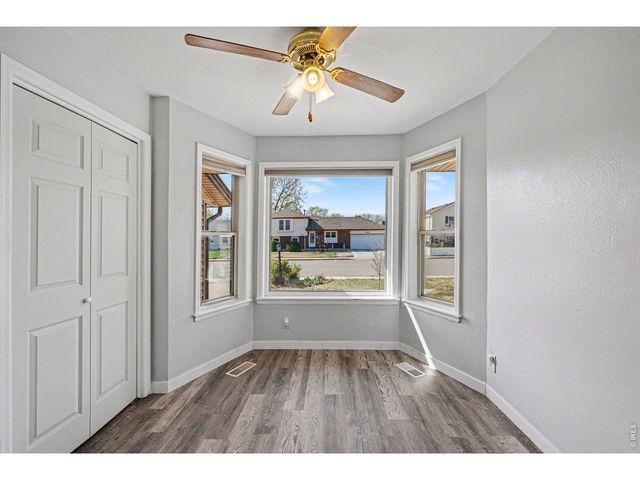 915 White Elm Dr, Loveland, CO 80538