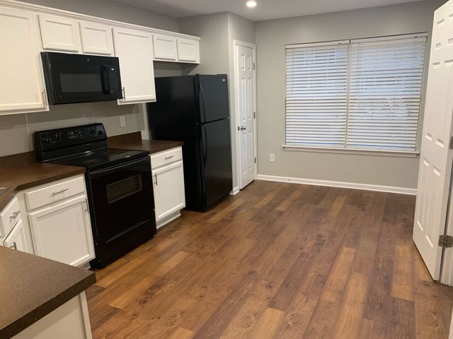 3112 George Buchanan Dr, La Vergne, TN 37086