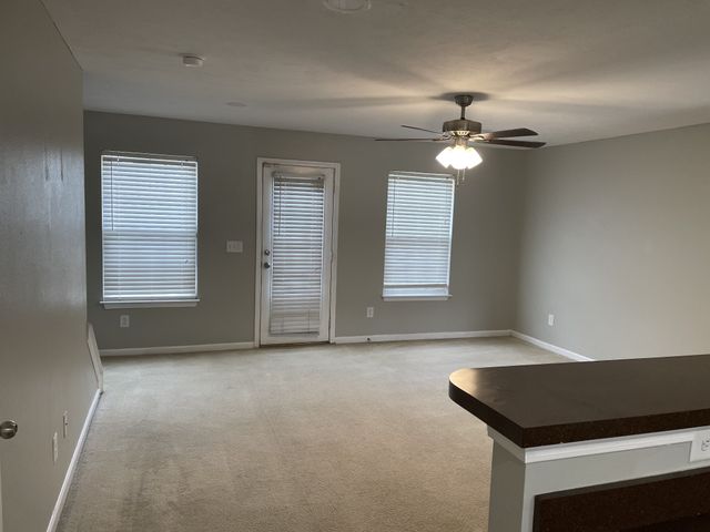 3112 George Buchanan Dr, La Vergne, TN 37086