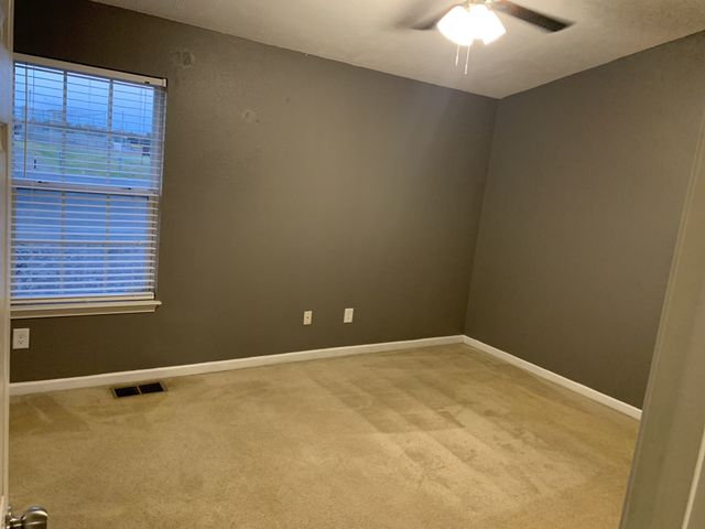 3112 George Buchanan Dr, La Vergne, TN 37086