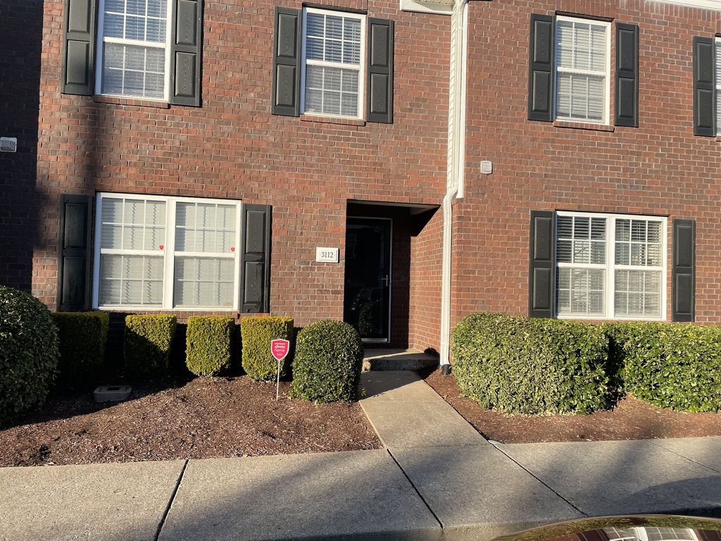 3112 George Buchanan Dr, La Vergne, TN 37086