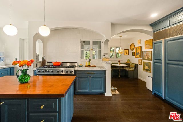 2041 Grace Avenue, Los Angeles, CA 90068