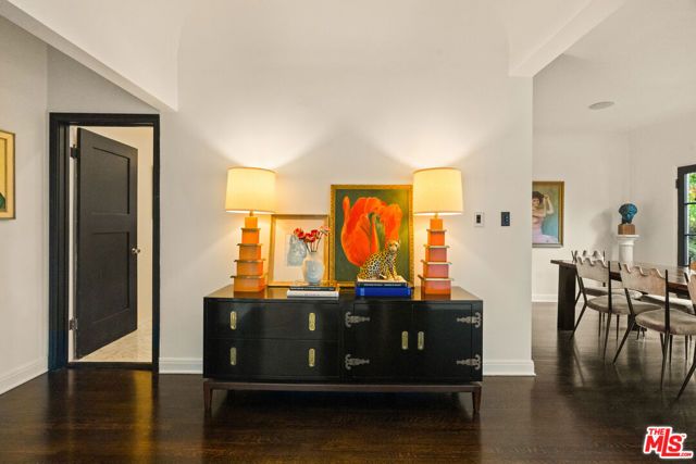 2041 Grace Avenue, Los Angeles, CA 90068