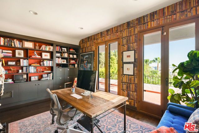 2041 Grace Avenue, Los Angeles, CA 90068