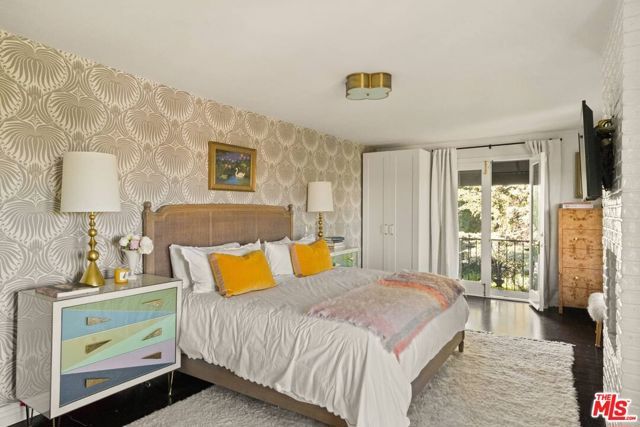 2041 Grace Avenue, Los Angeles, CA 90068