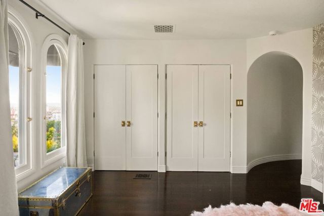 2041 Grace Avenue, Los Angeles, CA 90068