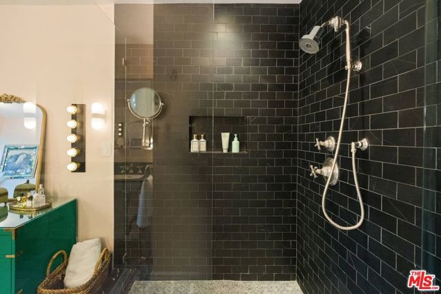 2041 Grace Avenue, Los Angeles, CA 90068