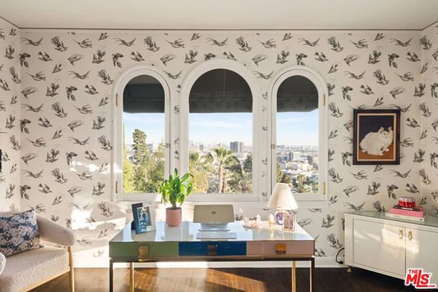 2041 Grace Avenue, Los Angeles, CA 90068