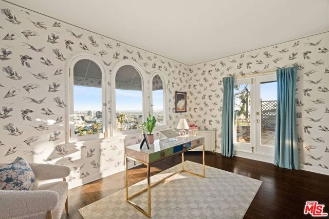 2041 Grace Avenue, Los Angeles, CA 90068