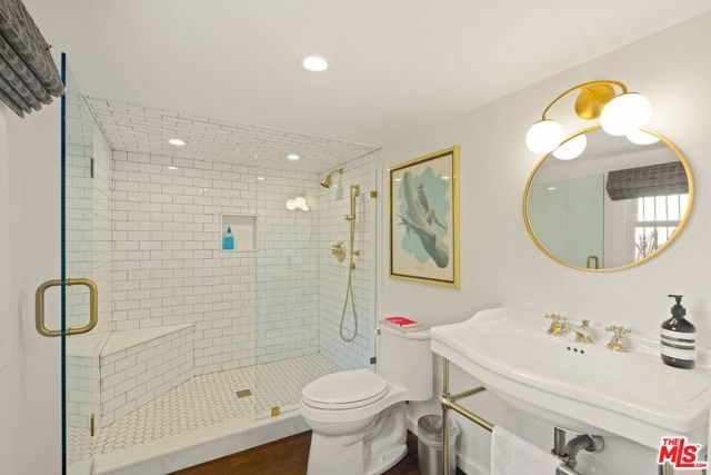 2041 Grace Avenue, Los Angeles, CA 90068