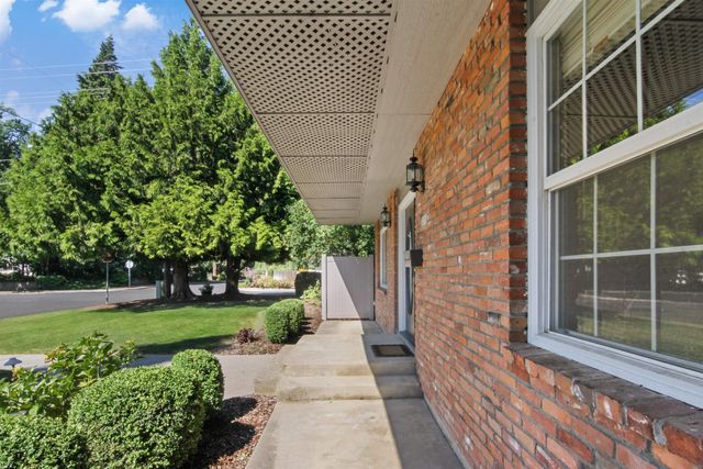 2201 E 42nd Ave, Spokane, WA 99201