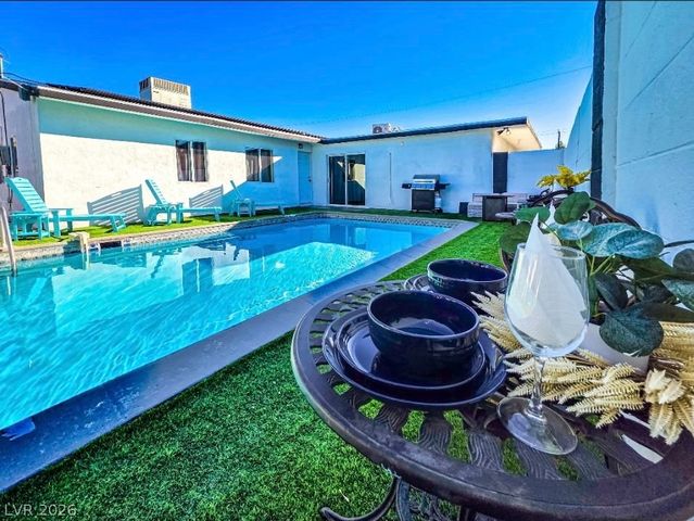 2013 Howard Avenue, Las Vegas, NV 89104